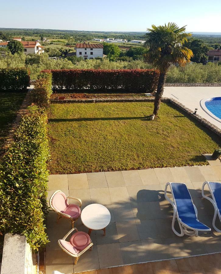 Holiday Home Marina Kaštelir エクステリア 写真