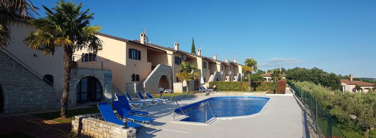 Holiday Home Marina Kaštelir エクステリア 写真