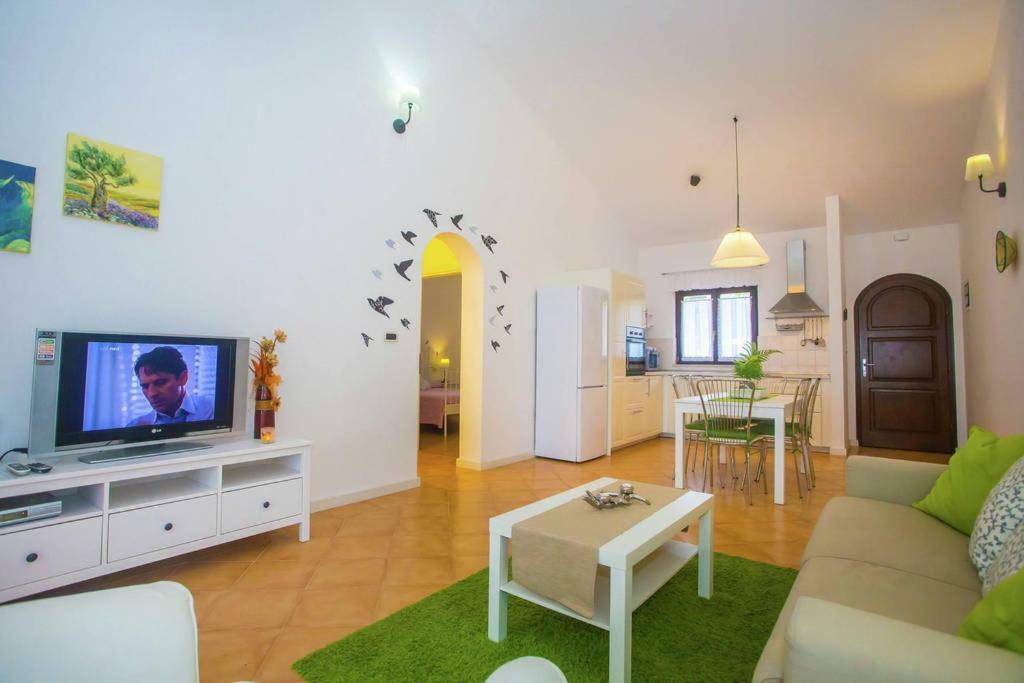 Holiday Home Marina Kaštelir エクステリア 写真