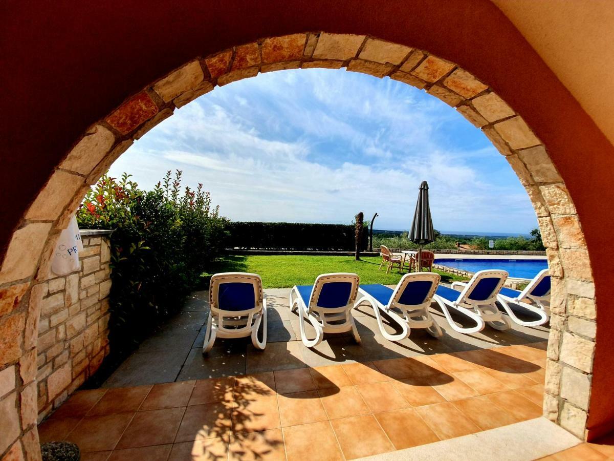 Holiday Home Marina Kaštelir エクステリア 写真